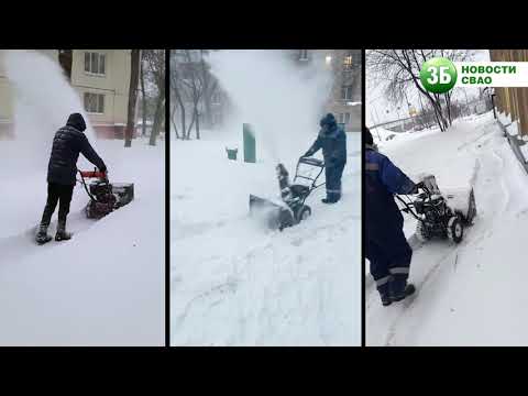 Уборка снега во дворах
