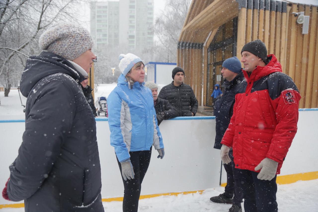 Префект Алексей Беляев проинспектировал каток на Заповедной